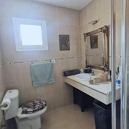 Casa Llena De Luz En Benajarfe